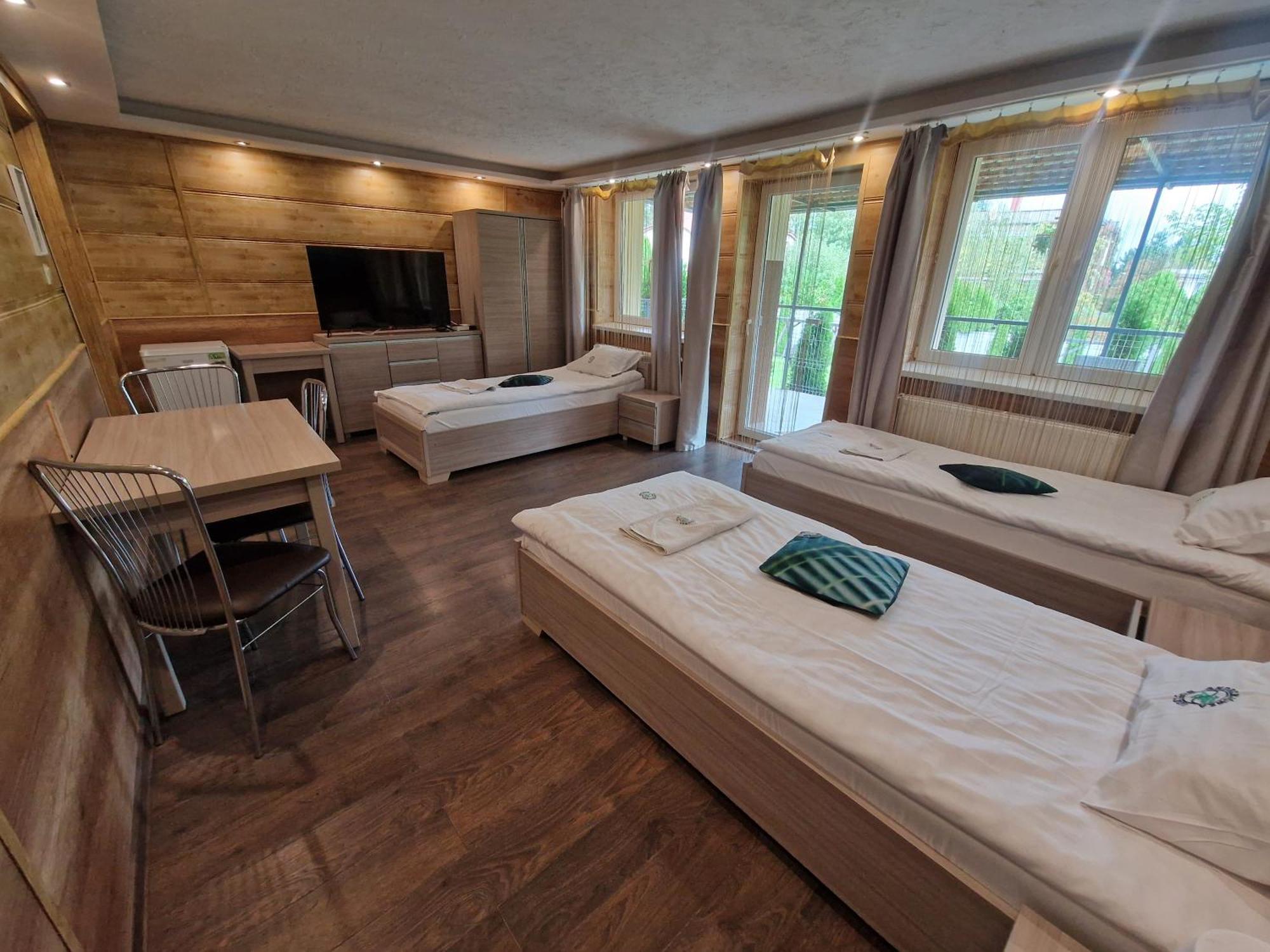 Goscinne Andrzejowka Andrzej Sikon Apartment